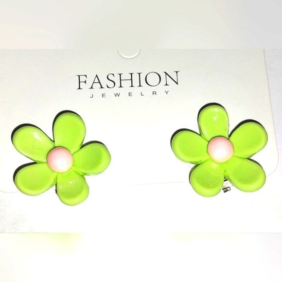 Beautiful girls green floral clip-on earrings for kids - Picture 1 of 6